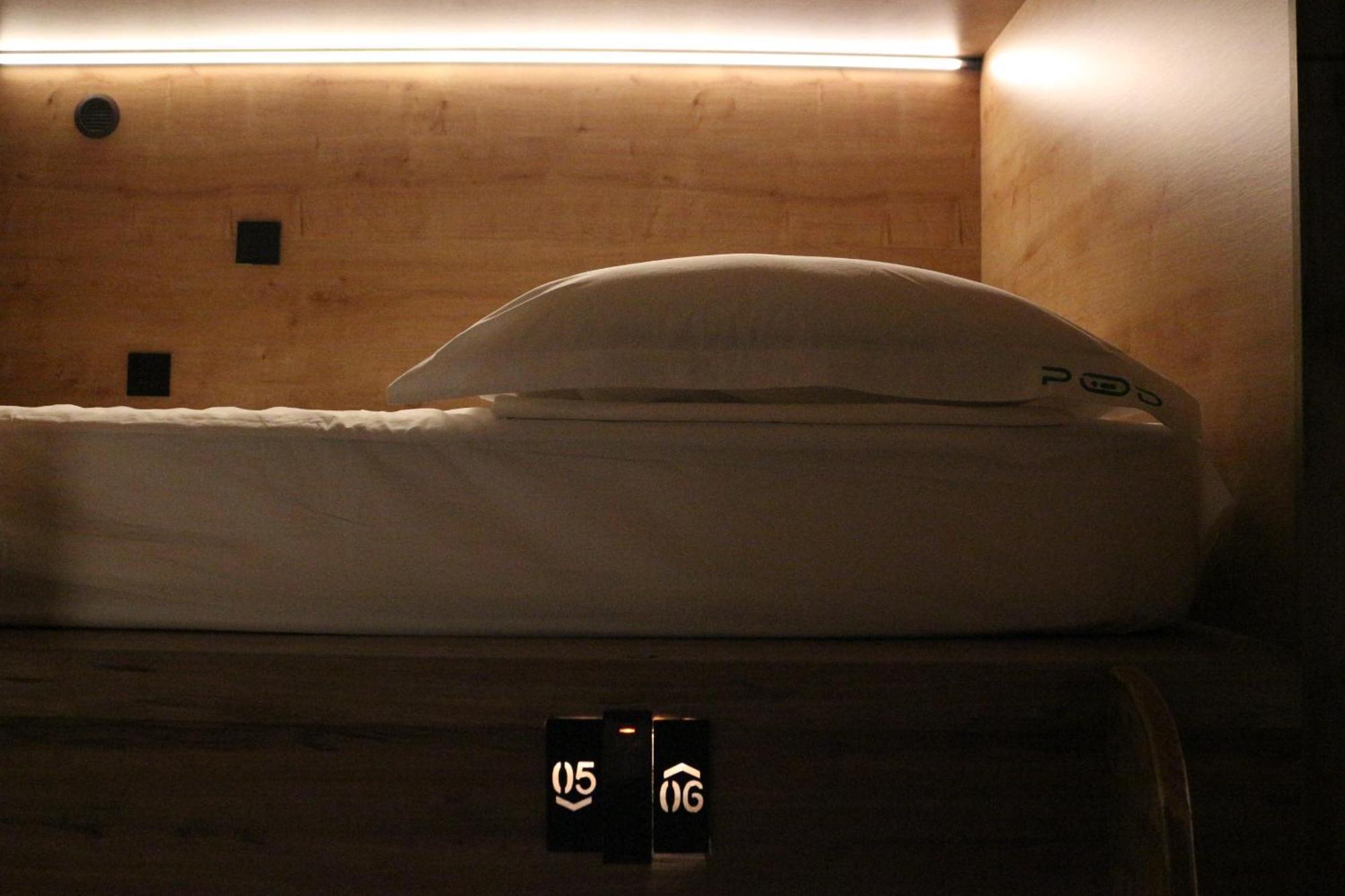 The Pod Suite Hostel Village 발렌시아 외부 사진