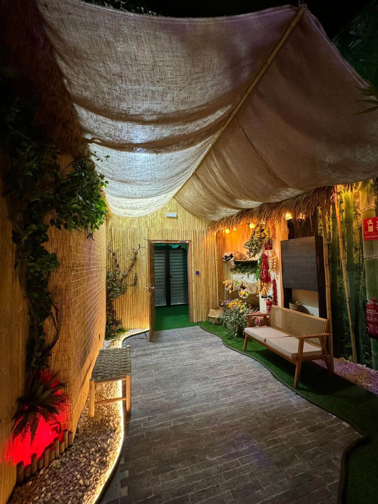 The Pod Suite Hostel Village 발렌시아 외부 사진