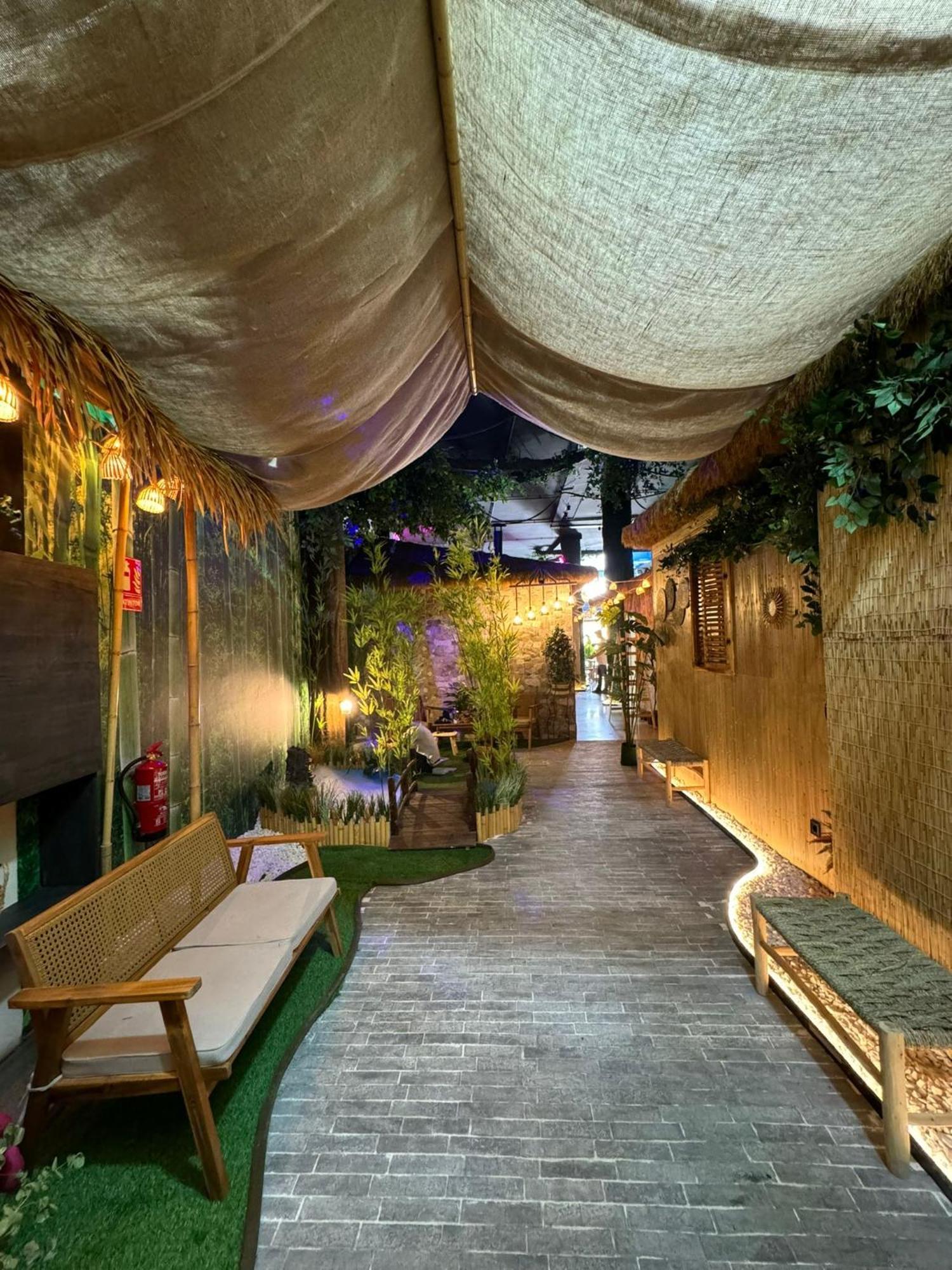 The Pod Suite Hostel Village 발렌시아 외부 사진