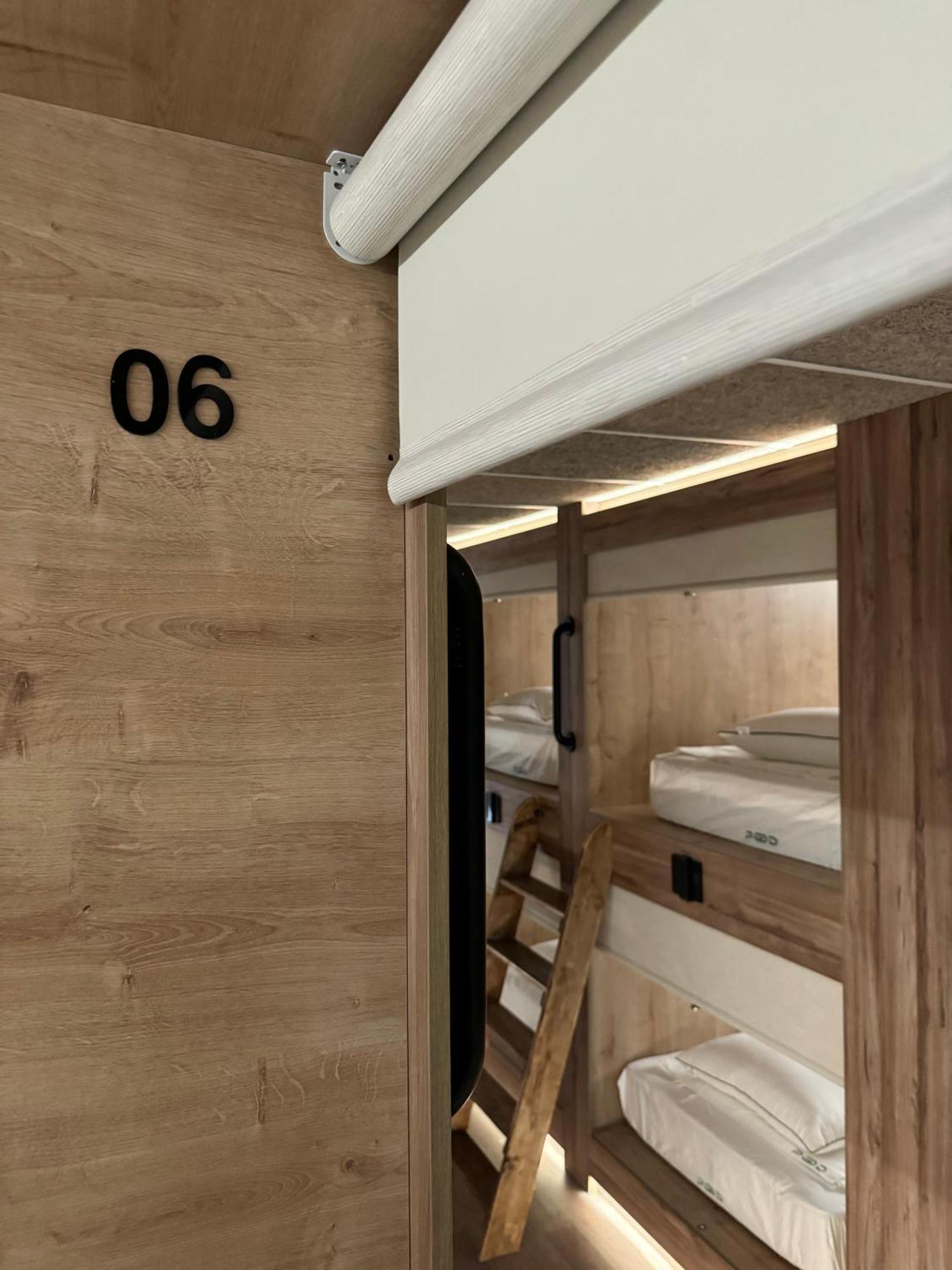 The Pod Suite Hostel Village 발렌시아 외부 사진