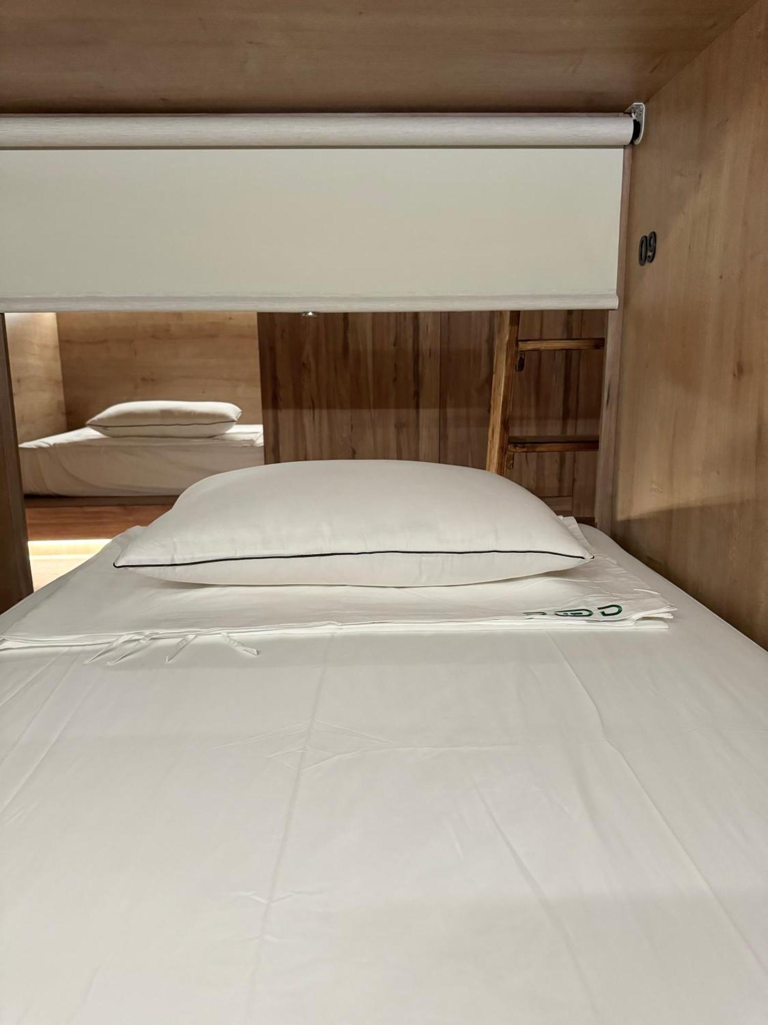 The Pod Suite Hostel Village 발렌시아 외부 사진