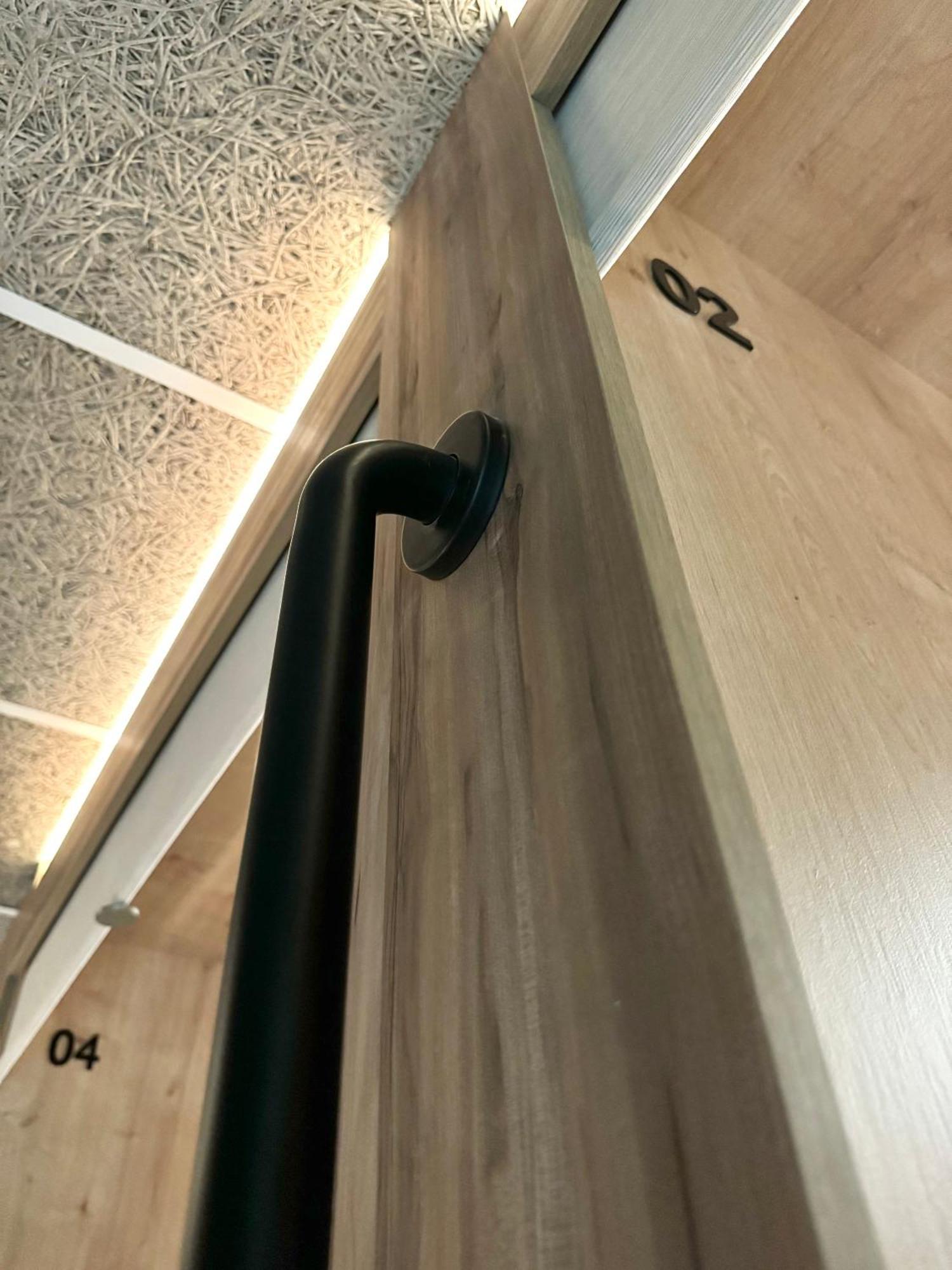The Pod Suite Hostel Village 발렌시아 외부 사진