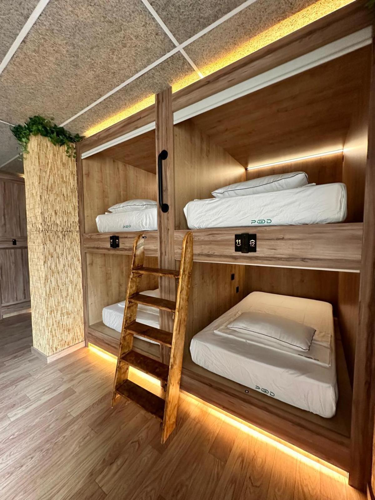 The Pod Suite Hostel Village 발렌시아 외부 사진